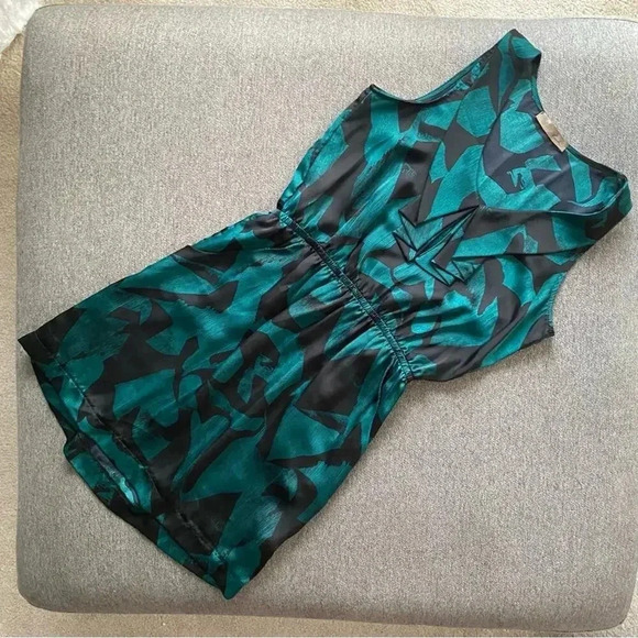 Lush Black & Green Ruffle Front Dress Medium - Picture 1 of 5